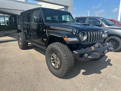 Used 2025 Jeep Wrangler Unlimited Rubicon 392 AWD/4WD image 3