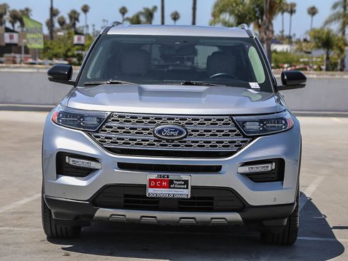 Used 2021 Ford Explorer Limited w/ Equipment Group 301A RWD image 3