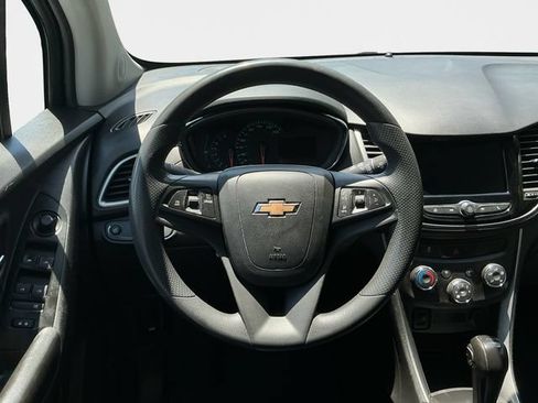 Used 2022 Chevrolet Trax LS w/ Tint and Cruise Package AWD/4WD image 14