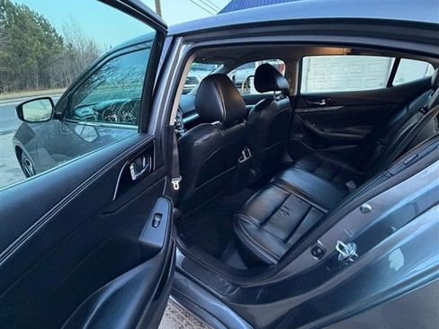 Used 2022 Nissan Maxima SV w/ Floor Mat Group image 8