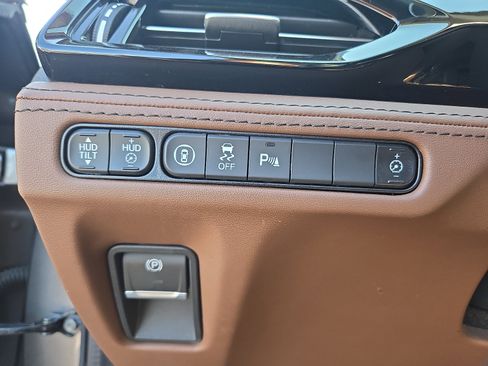 Used 2023 Acura MDX SH-AWD w/ Advance Package image 25