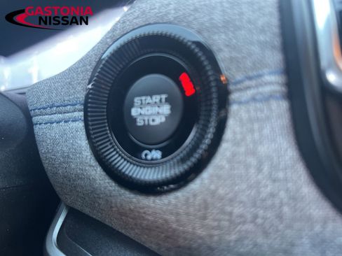 Used 2024 Jeep Compass Latitude image 42