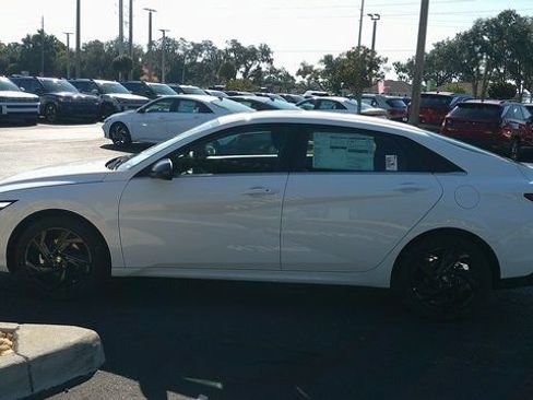 Certified 2026 Hyundai Elantra SEL Sport Premium FWD image 17