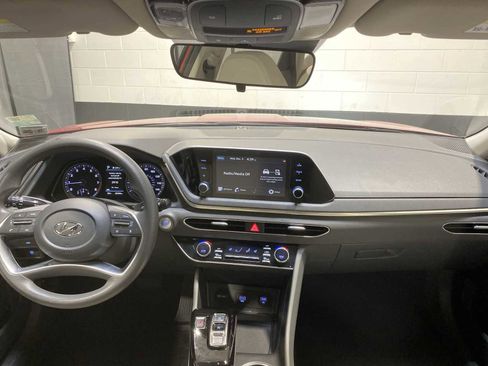 Used 2022 Hyundai Sonata SEL w/ Preferred Accessory Package image 10