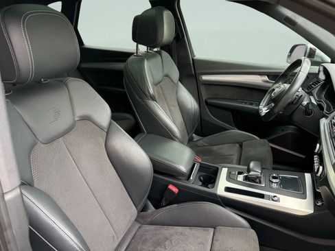 Used 2018 Audi SQ5 Premium Plus w/ Navigation Package image 8