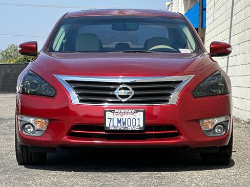Used 2015 Nissan Altima 2.5 SV w/ Convenience Package FWD image 9