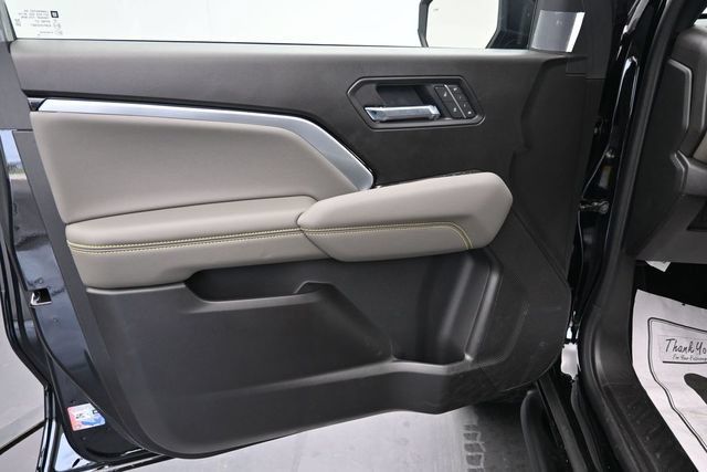 New 2026 Chevrolet Colorado ZR2 w/ Technology Package AWD/4WD image 16