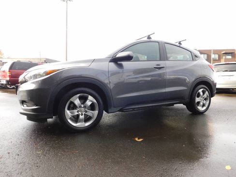 Used 2016 Honda HR-V LX image 4