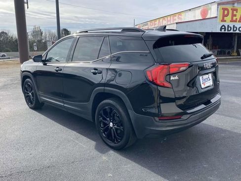 Used 2020 GMC Terrain SLE w/ Driver Convenience Package image 3