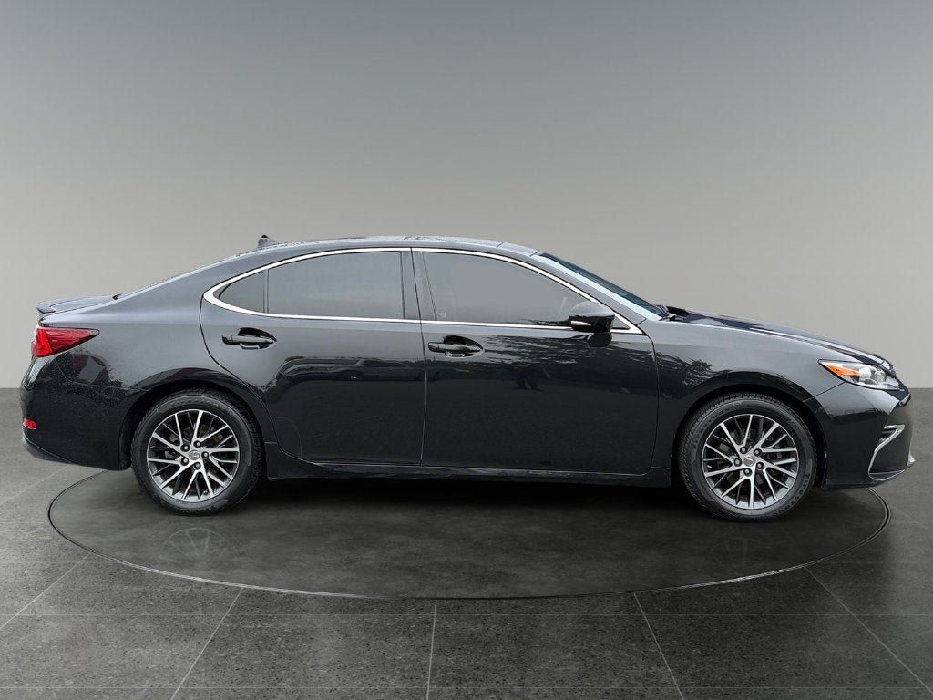 Used 2016 Lexus ES 350 w/ Navigation System Package FWD image 11