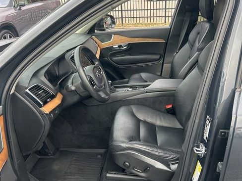 Used 2021 Volvo XC90 T6 Momentum w/ Advanced Package image 12