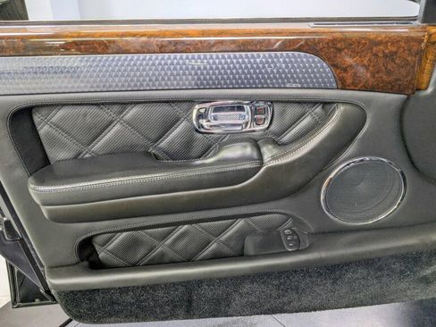 Used 2006 Bentley Arnage T image 30