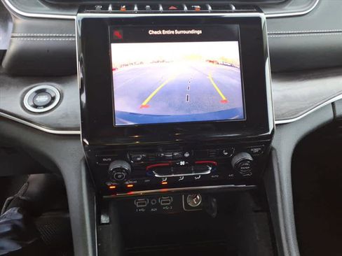 Used 2021 Jeep Grand Cherokee L Limited image 20