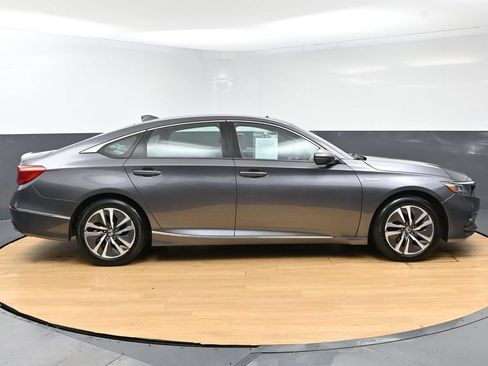 Used 2018 Honda Accord EX image 8