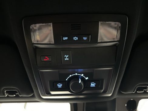 Used 2023 Toyota Tacoma TRD Off-Road w/ Black Out Package (TMS) image 33