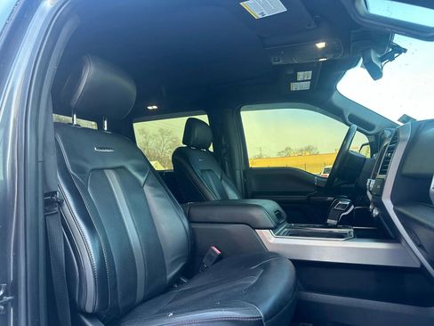 Used 2019 Ford F150 Platinum w/ Equipment Group 701A Luxury image 12