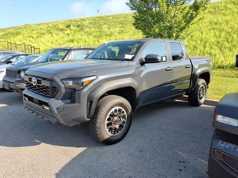 Used 2025 Toyota Tacoma TRD Off-Road AWD/4WD image 1