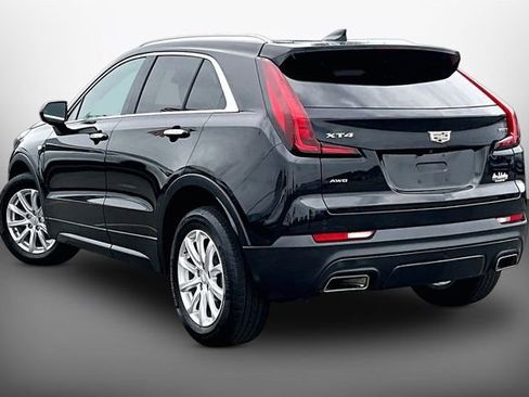 Used 2022 Cadillac XT4 Luxury w/ Cold Weather Package AWD/4WD image 11