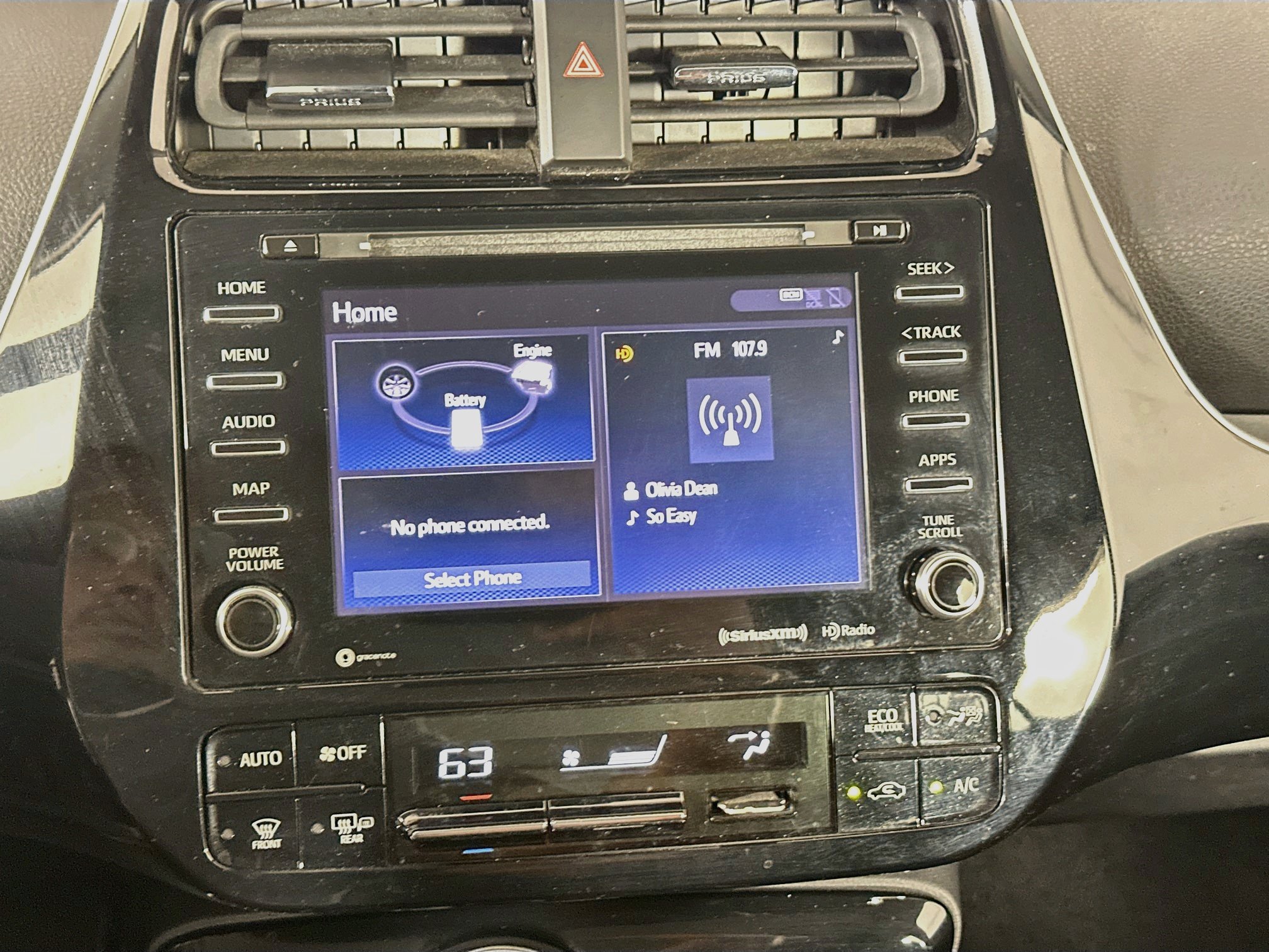 Used 2020 Toyota Prius Prime LE w/ Carpet Mat Package FWD image 19