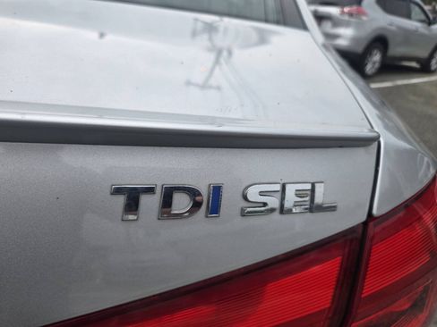 Used 2014 Volkswagen Passat TDI SEL Premium FWD image 26