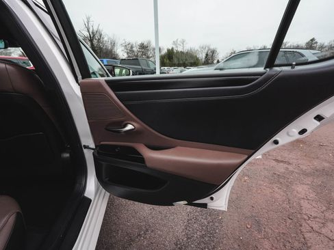 Used 2023 Lexus ES 250 w/ Premium Package image 11