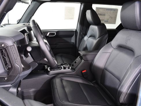 New 2025 Ford Bronco Badlands image 6