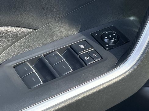Used 2025 Toyota RAV4 XLE w/ Convenience Package AWD/4WD image 19