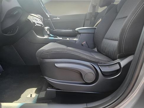 Used 2017 Kia Sportage LX FWD image 11