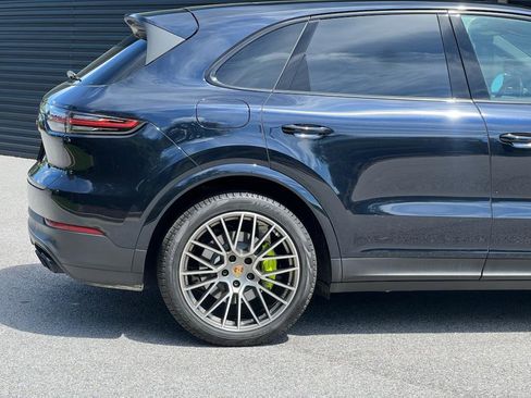 Certified 2022 Porsche Cayenne E-Hybrid image 10