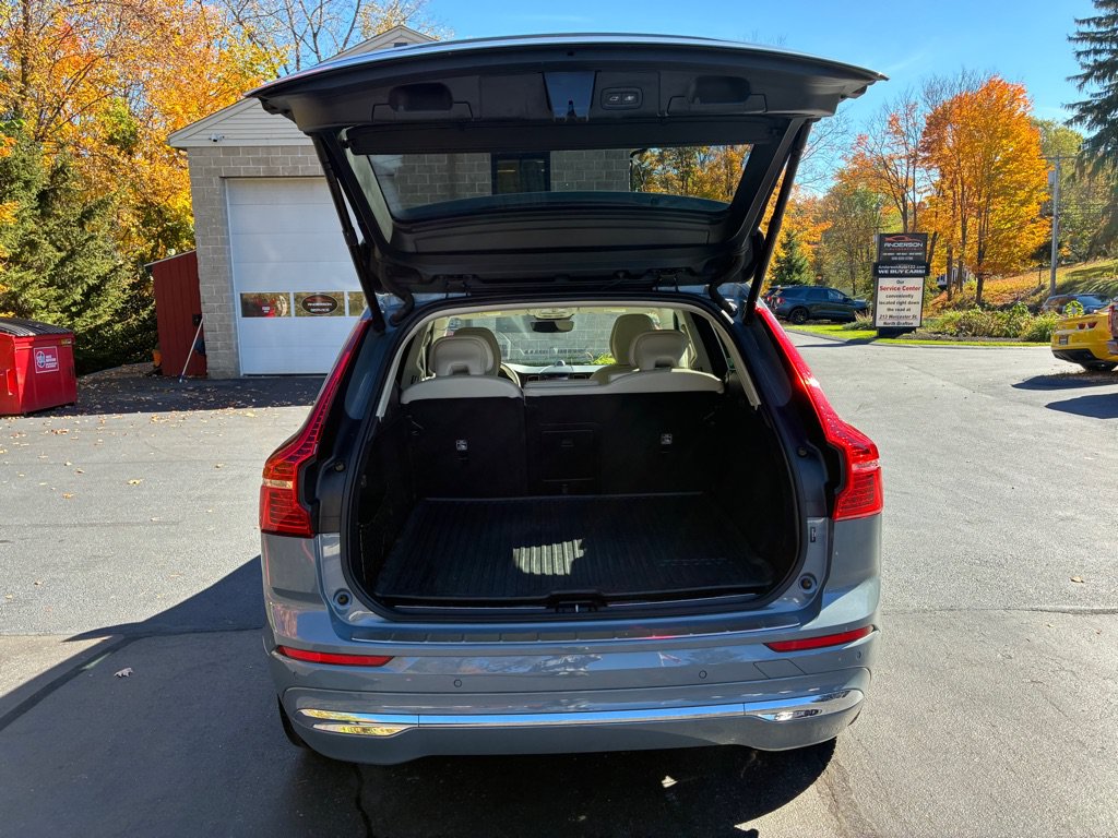 Used 2022 Volvo XC60 B5 Inscription w/ Advanced Package AWD/4WD image 12