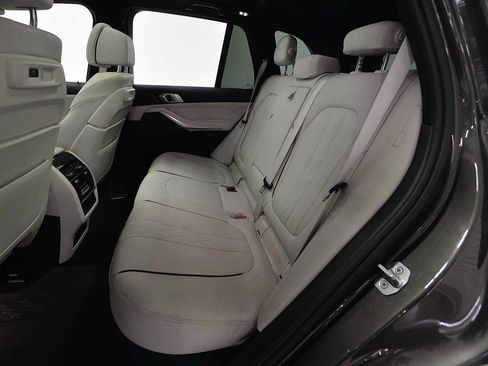 Used 2023 BMW X5 xDrive40i w/ M Sport Package AWD/4WD image 11