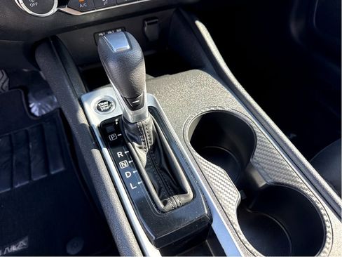 Used 2025 Nissan Altima 2.5 SV image 22