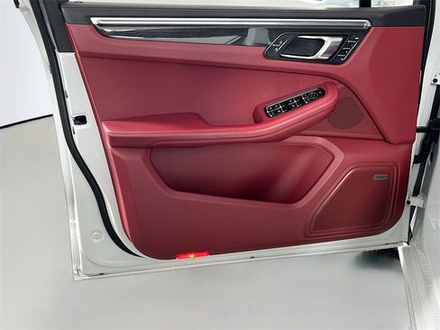 Used 2022 Porsche Macan GTS image 18