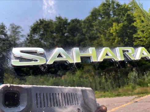 Used 2019 Jeep Wrangler Unlimited Sahara w/ Safety Group AWD/4WD image 33