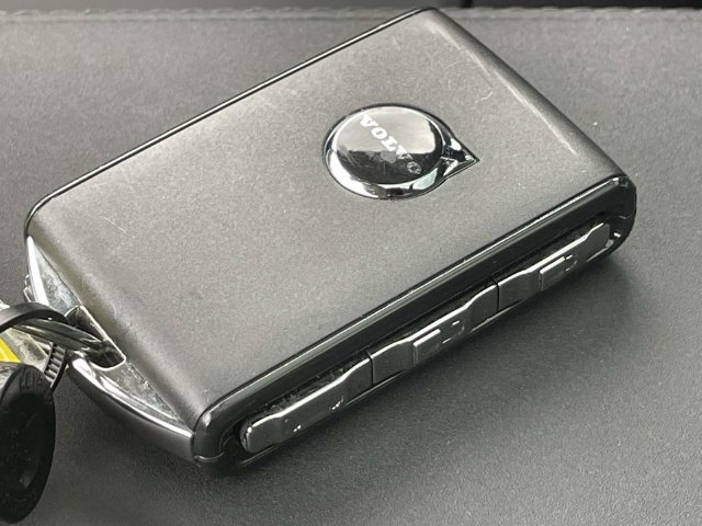 Certified 2025 Volvo XC90 B5 Plus AWD/4WD image 32