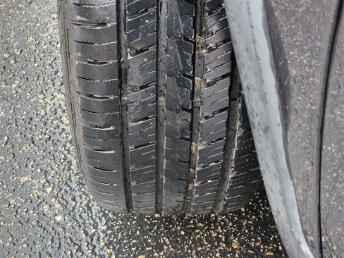 Used 2016 Jeep Cherokee Limited image 10