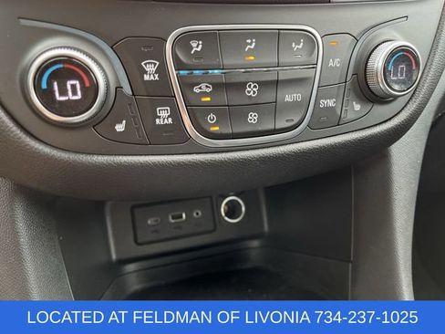 Used 2019 Chevrolet Equinox LT w/ Driver Convenience Package FWD image 17