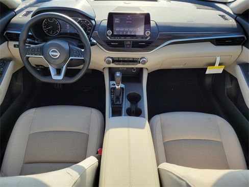 New 2025 Nissan Altima 2.5 SV image 14