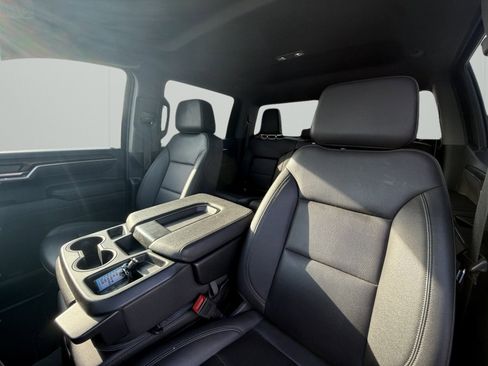 Used 2025 GMC Sierra 1500 SLT image 10