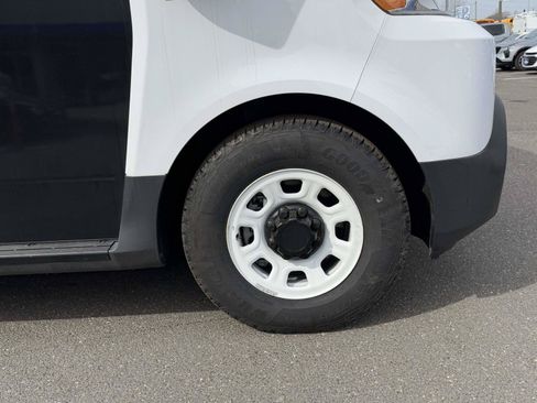 Used 2024 Chevrolet Brightdrop 600 w/ Commercial Equipment Package AWD/4WD image 6