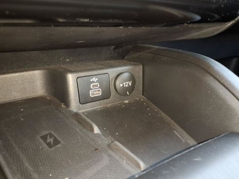 Used 2025 Ford Escape Platinum AWD/4WD image 20