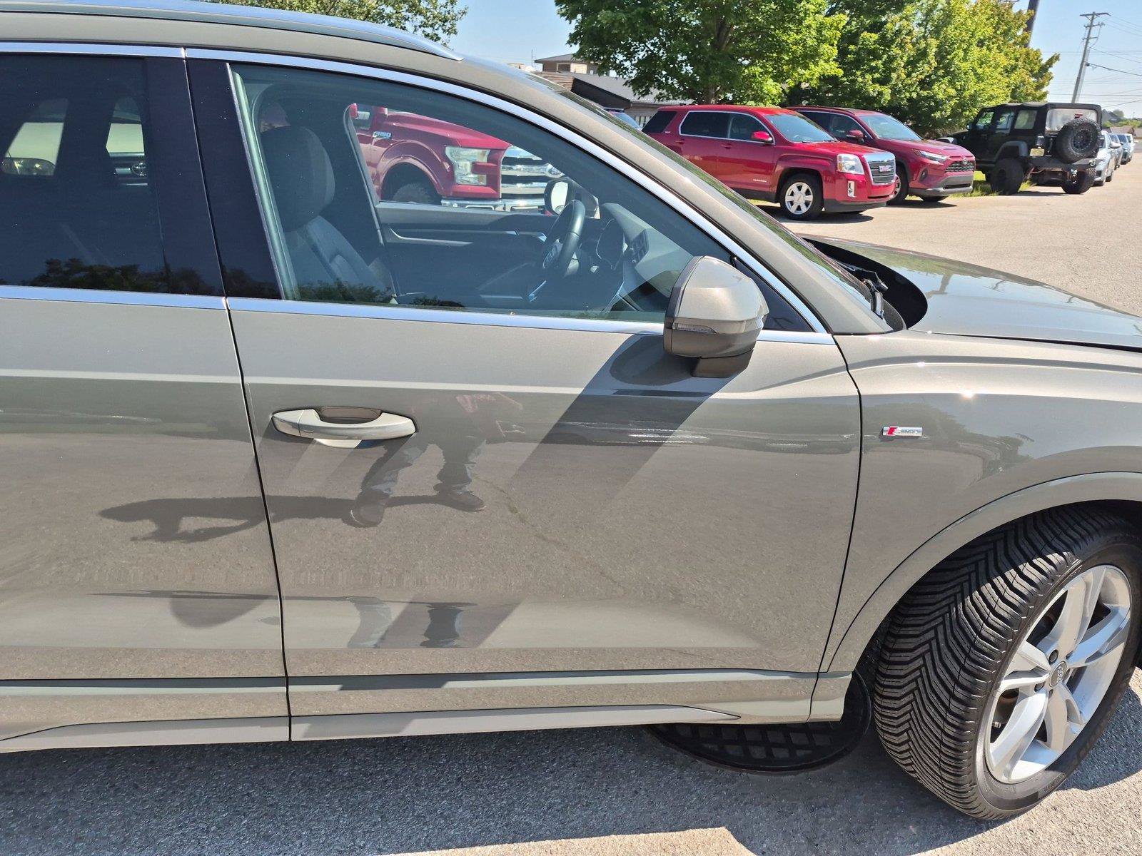 Used 2020 Audi Q3 2.0T Premium Plus w/ Premium Plus Package AWD/4WD image 38