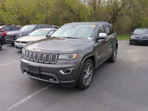 Used 2019 Jeep Grand Cherokee Overland image 2