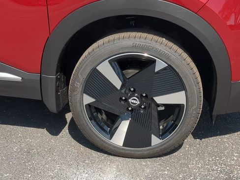 New 2026 Nissan Kicks SR w/ SR Premium Package FWD image 10