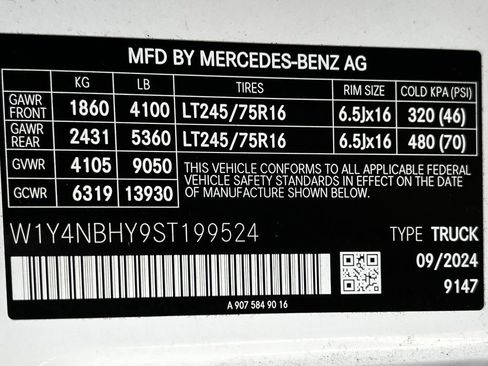 Used 2025 Mercedes-Benz Sprinter 2500 image 35
