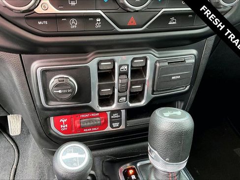 Used 2023 Jeep Wrangler Unlimited Rubicon AWD/4WD image 16