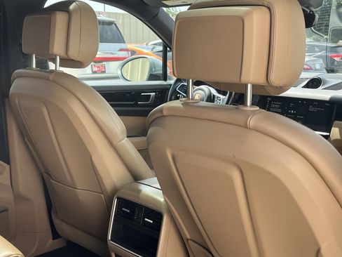 Used 2020 Porsche Cayenne AWD/4WD image 28