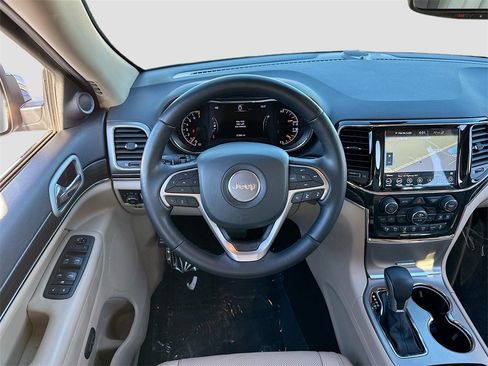 Used 2021 Jeep Grand Cherokee Limited w/ Luxury Group II image 23