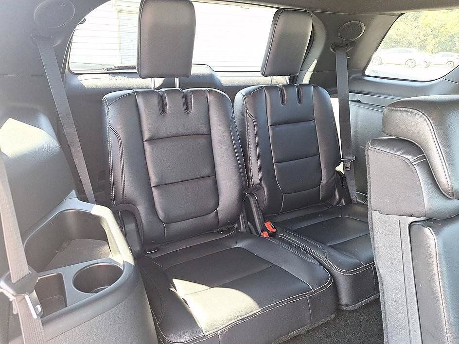 Used 2019 Ford Explorer Limited w/ Ford Safe & Smart Package AWD/4WD image 23