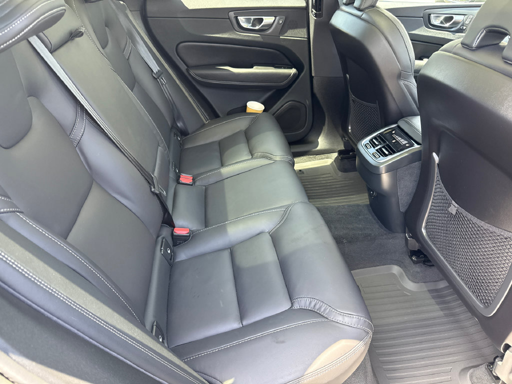 Used 2023 Volvo XC60 B5 Ultimate w/ Climate Package AWD/4WD image 15